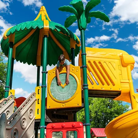 伊甸酒店 4* 比比翁