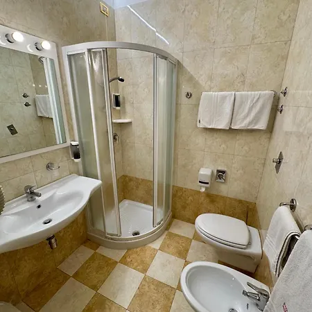 Hotel Eden 4*